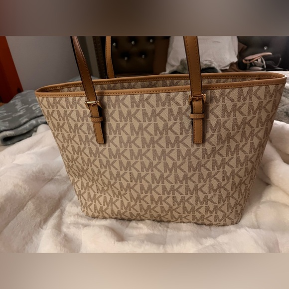 MK SIGNATURE LOGO PURSE 🤍 - Picture 3 of 9